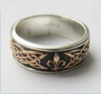 Кольцо серебряное "Лилия" с золотыми накладками
