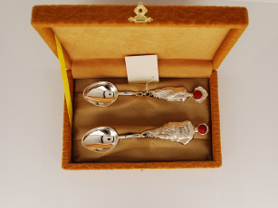 Свадебный набор серебряных ложек "Иван да Марья" с узорами