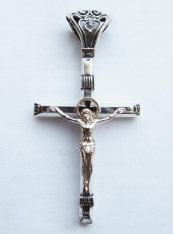 Большой серебряный крест с золотым распятием